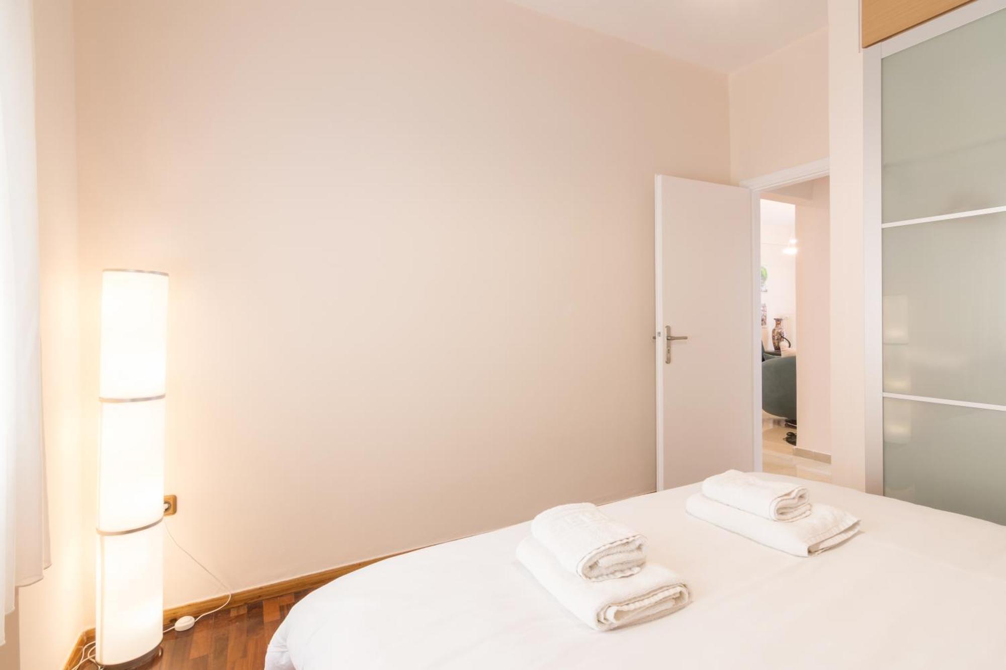 Three Bedrooms Apt In Kallithea アテネ エクステリア 写真